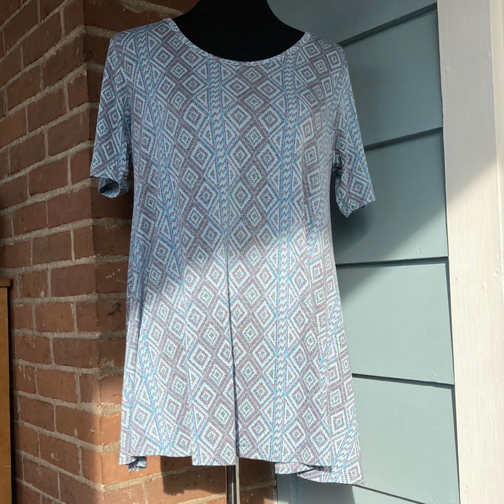 LuLaRoe XS Perfect T top